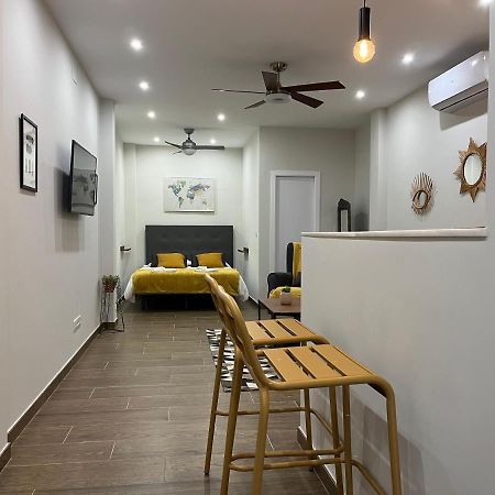 Acogedor Apartamento En La Buhaira Sevilla Bagian luar foto